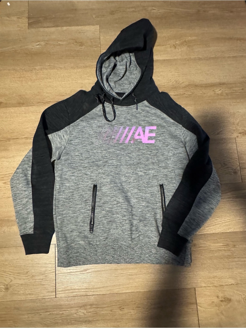 American Eagle Outfitters Men’s Gray & Black Hooded Sweatshirt Sz M